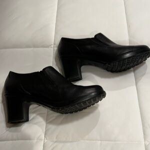 Gorgeous Dansko Ankle Boots